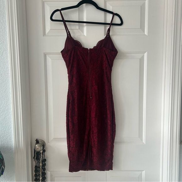 Red scalloped Lace Cocktail Dress with Boning Corset - Picture 7 of 10